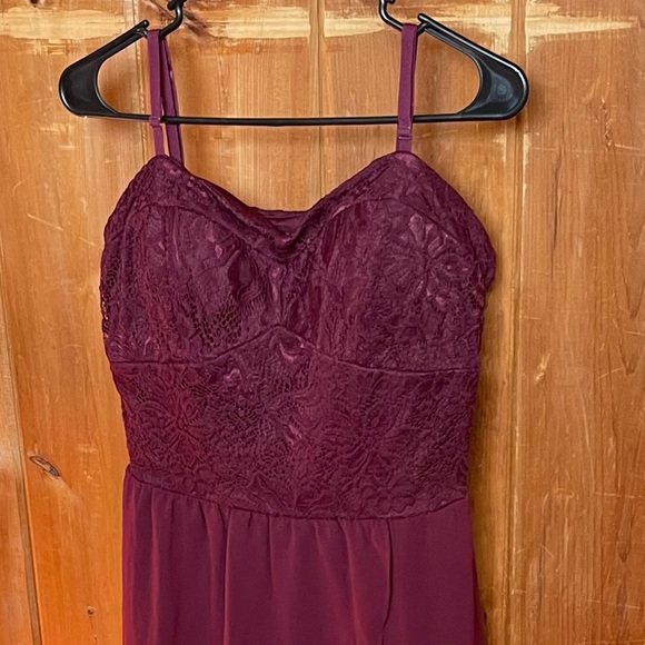 Formal dress - Picture 1 of 4